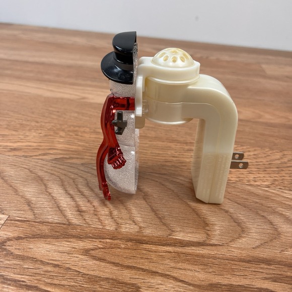 Wallflowers Snowman Light Up Plug‎ in Diffuser Bath & Body Works Home - Picture 3 of 6